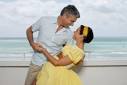The DOs and DON'Ts of Dating an Older Man: Smitten: glamour.