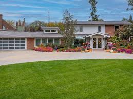 Image result for Lincoln Eastgate Club