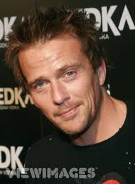 Sean Patrick Flanery ▲SPF▲ - -SPF-sean-patrick-flanery-24828143-437-594