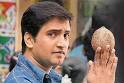 Santhanam Face