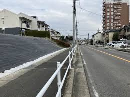 Image result for 中藤2丁目〈売地〉広々426.17㎡（法面含む）上下水道引込済、法面利用価値大、建築条件はございません。お好きなハウスメーカーで建築できます。