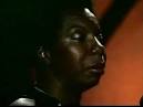 Flowers, flowers for Nina. Nina Simone gioca con Little Girl Blue,