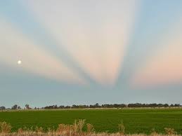 Attēlu rezultāti vaicājumam “anticrepuscular rays”