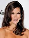 http://www.dailymakeover.com/appImages/galleryImages/all_womens_looks/Teri_Hatcher%2BJuly_17_2008.jpg