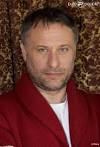 http://static1.purepeople.com/articles/5/64/65/5/%40/481459-michael-nyqvist-bientot-en-tournage-de-637x0-3.jpg