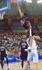 http://1.bp.blogspot.com/--c9RPQ_6uWc/TycCrvRCz_I/AAAAAAAAALw/XO5_5MZQ7bo/s1600/Vince-Carter-Olympics-Dunk.jpg