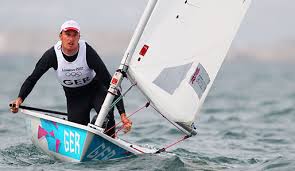 Mit dem Sieg im Medaillenrennen am Montag ist dem deutschen Laser-Segler Simon Grotelüschen auf dem olympischen Revier in Weymouth ein starker ...