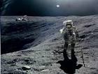 First man on moon walking on - via Daymix