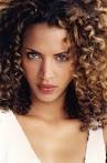 Noémie Lenoir - 600full-noemie-lenoir