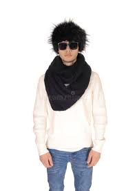 Картинки по запросу Молодой человек в шапке