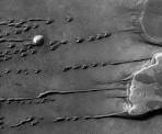 APOD: 2012 April 22 - Flowing Barchan Sand Dunes on Mars