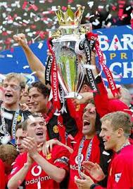 Keane & Nistelrooy saat Juara Liga Inggris 2003  
