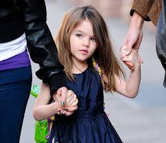 سوري إبنة توم كروز "الطفلة الأكثر أناقة" في العالم Images?q=tbn:ANd9GcR3FWnXBsLVEiUJqtwqipMMV2fZStoHObfezyolO2WAU0OG52PISw