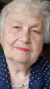 Resultado de imagem para mulher idosa