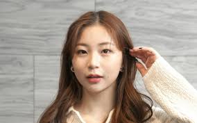 「ニーナ・ユージック」の画像検索結果