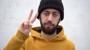 Картинки по запросу Молодой человек в шапке