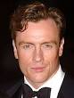 Photo Gallery: <b>Toby Stephens</b> clearly