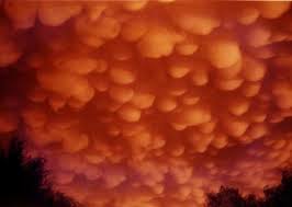 Attēlu rezultāti vaicājumam “Mammatus”
