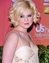 http://images.askmen.com/galleries/singer/kelly-osbourne/pictures/kelly-osbourne-picture-1.jpg