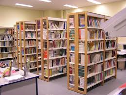 La Bibliothèque  Images?q=tbn:ANd9GcR6VoTMpMkb521nj_R4RJ_UYIUiLhEqkXv2TA1zAeMTMTimhHb_