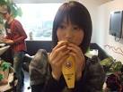 チョコクロを頬張るまいちゃん