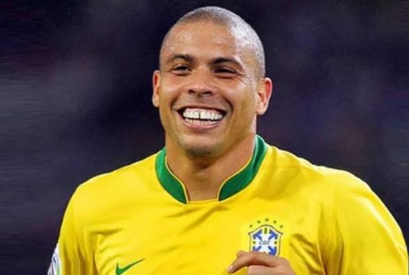 Ronaldo Fenômeno: O Atacante Poderoso e Seus Recordes Históricos