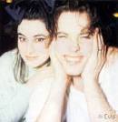 Mary Poole & Robert Smith. - 86-robandmarymag