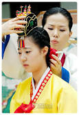 korean haristyle and hanbok Images?q=tbn:ANd9GcR8S_9V6f9Q0SNG9lxCD1d604O1t6fuazTX2Ng2HcFZqIeLKgrmE3hrcJFq