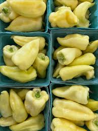 Afbeeldingsresultaat voor hungarian sweet white sweet pepper