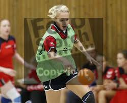 Caption, 02.10.2005 Handball Frauen - Bezirksoberliga, Giulia Pappagallo TSG OBERURSEL I. Foto:Joachim Storch/Bad Homburg - FON 0172-6600557 ... - pre-sto51002seulobu01