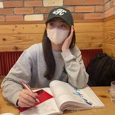 Image result for 17歳の現役看護学生