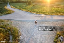 Image result for hombre en el cruce de caminos