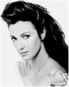 早期邦德女郎缺席因食物中毒《与