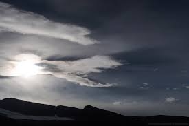 Attēlu rezultāti vaicājumam “Contrail shadows”