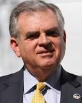 Photo of LaHood by Ray Morrow