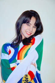 「ニーナ・ユージック」の画像検索結果