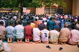 Image result for foto de pessoasrezando