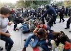 Police Pepper-Spray Seated Protesters At UC Davis [