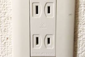 Image result for コンセント　穴 %