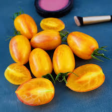 Afbeeldingsresultaat voor blushing yellow tomato