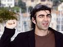 Fatih Akin Resimleri - images?q=tbn:ANd9GcRCG9n2H_xPG-bq0AUy0hGQcwtNatYh8VdklB7I43A0xjJm2qOY5diWUcoA