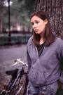 http://www.sonyclassics.com/whatever/stills/lw2.jpg
