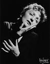 http://back2retro.files.wordpress.com/2011/01/edith_piaf.jpg