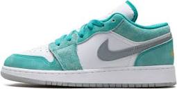 Amazon.com | Nike Men's AIR Jordan 1 Low Shoes, New Emerald/Taxi ...