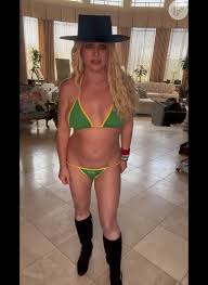 Resultado de imagem para "britney spears" calcinha