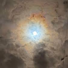 Attēlu rezultāti vaicājumam “Lunar corona”