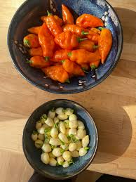 Afbeeldingsresultaat voor white habanero hot pepper