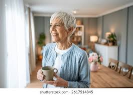 Resultado de imagem para mulher idosa