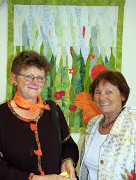 Hiltrud Hess und Gisela Bosselmann stellen in der Metzger-Gutjahr-Stiftung Patchwork aus.