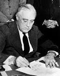 File:Franklin Roosevelt signing declaration of war against Japan ...